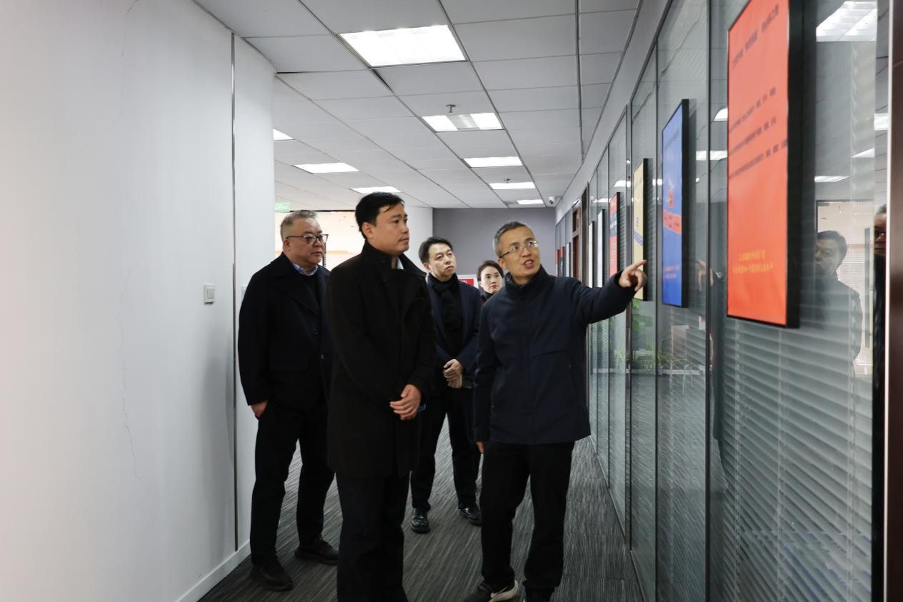 A7C75855E206C7EF1F1DC1472A4_42D7032C_19A83