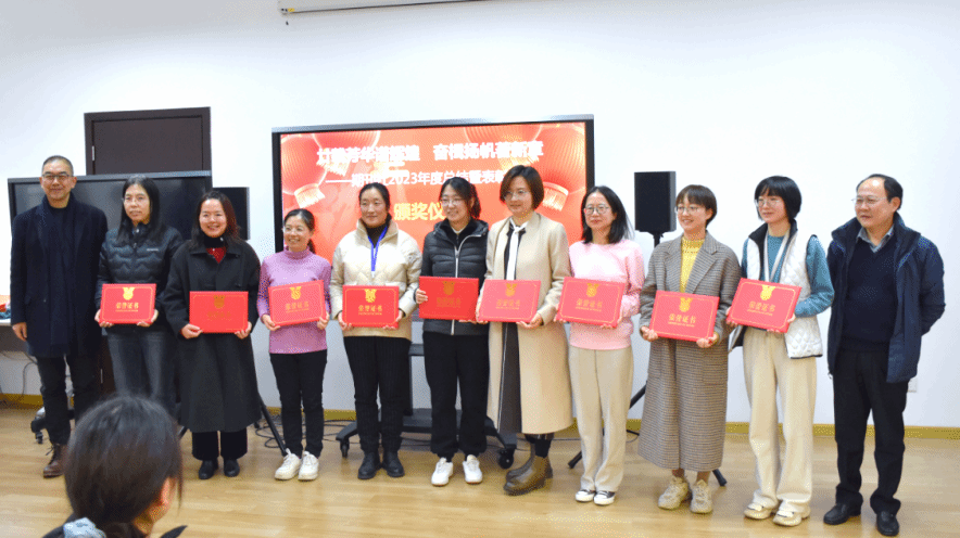 96AE5F524B3FE9E98D1701A01BE_DED23D3A_29FDC