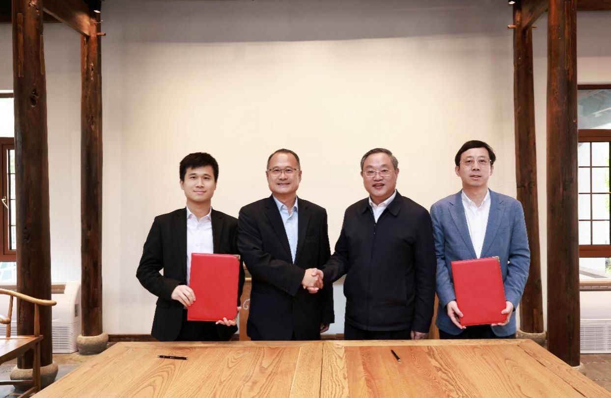 EDAA5BA0F8FF940B923B39C598C_F9152994_1A93E