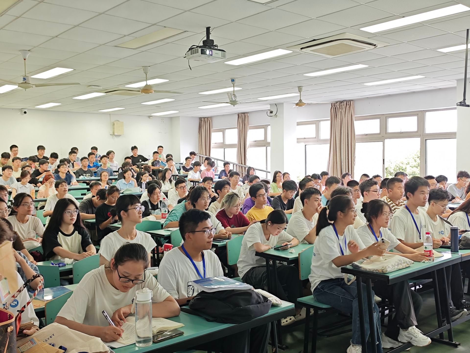 班级晤面会1.jpg