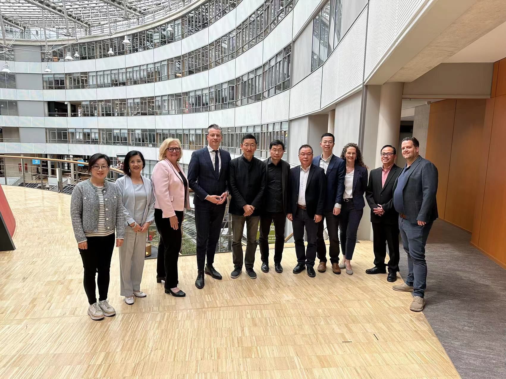 0760CBAFAE6E03910DBD27DCDFB_58345C86_71583